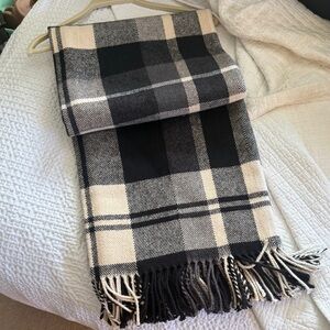 Black and Cream Plaid Fringe Throw Blanket